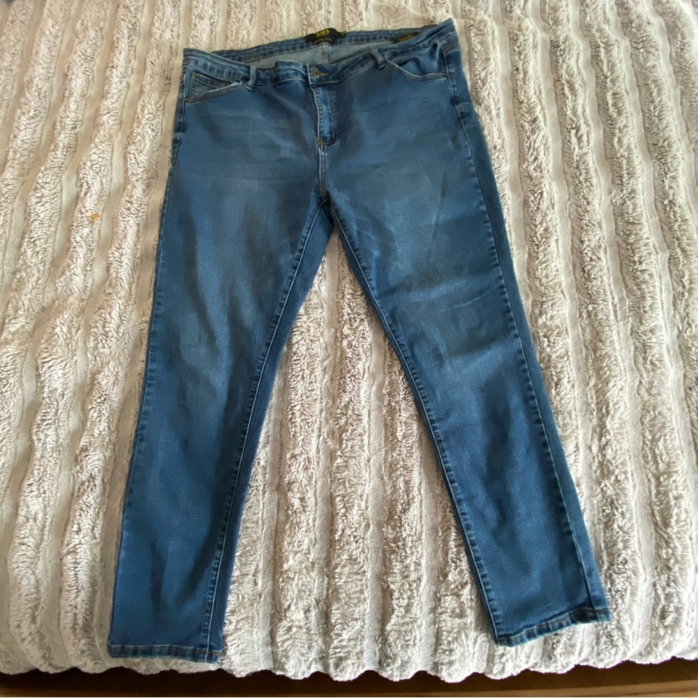 L&B lucky and blessed size 20 mid rise skinny jean